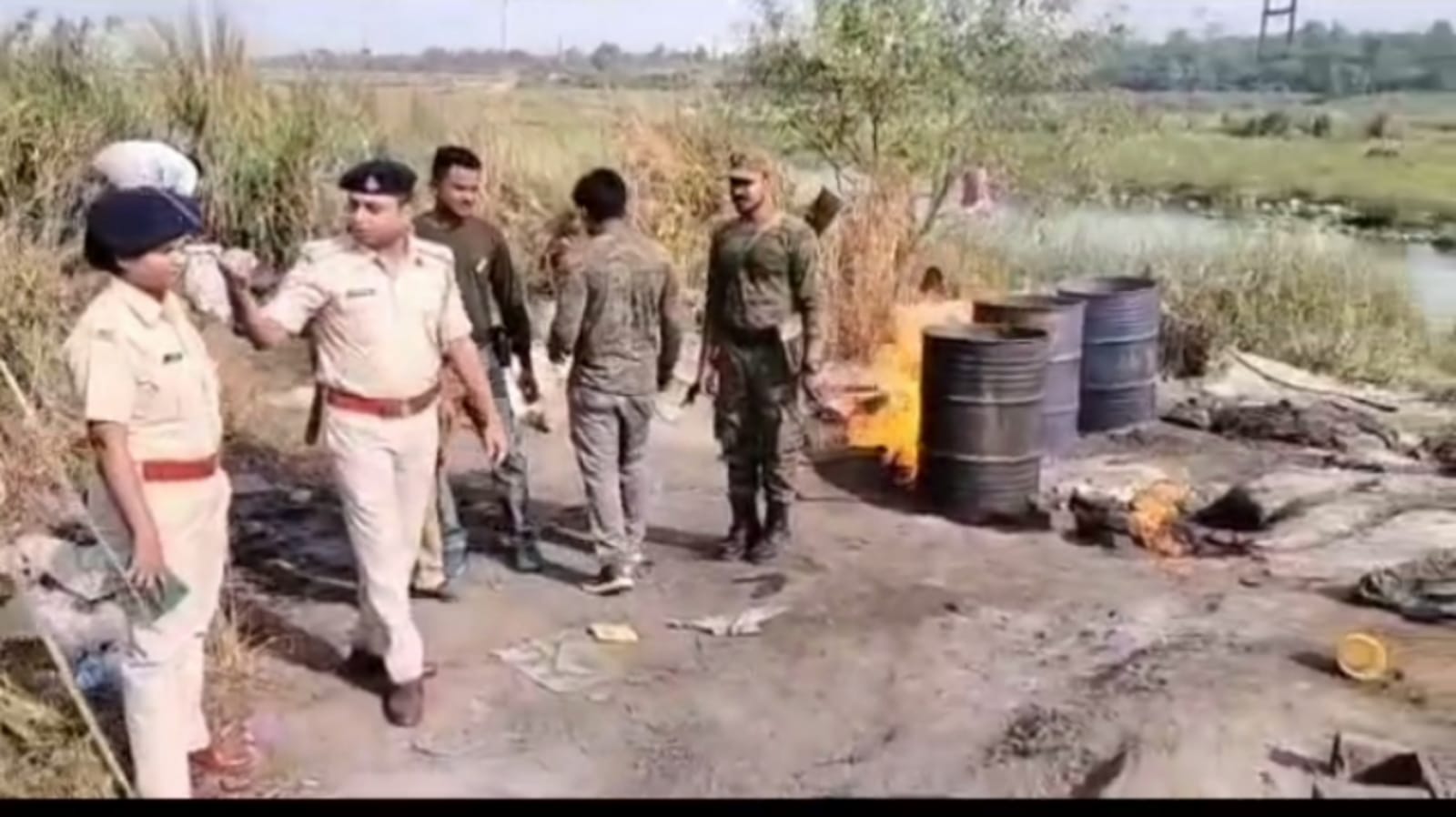 उत्पाद विभाग ने अवैध शराब के अड्डे को किया ध्वस्त